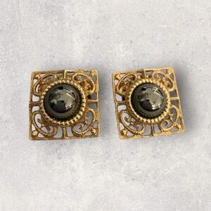 Musi Vintage Signed Shoe Clips, Gold-Tone, Square with Large Round Grey Stones.